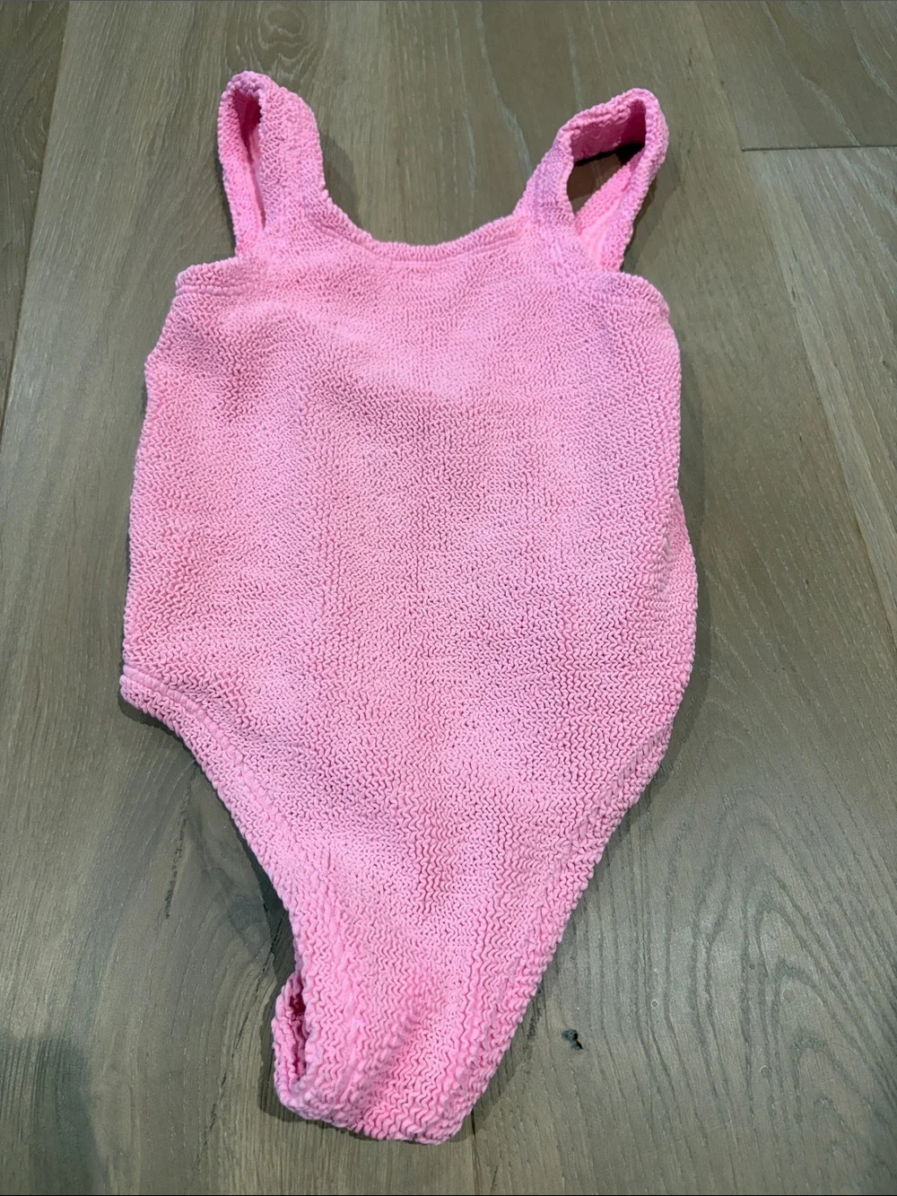 Hunza G Kids Size 8 Pink Sleeveless Textured One-Piece Swimsuit.